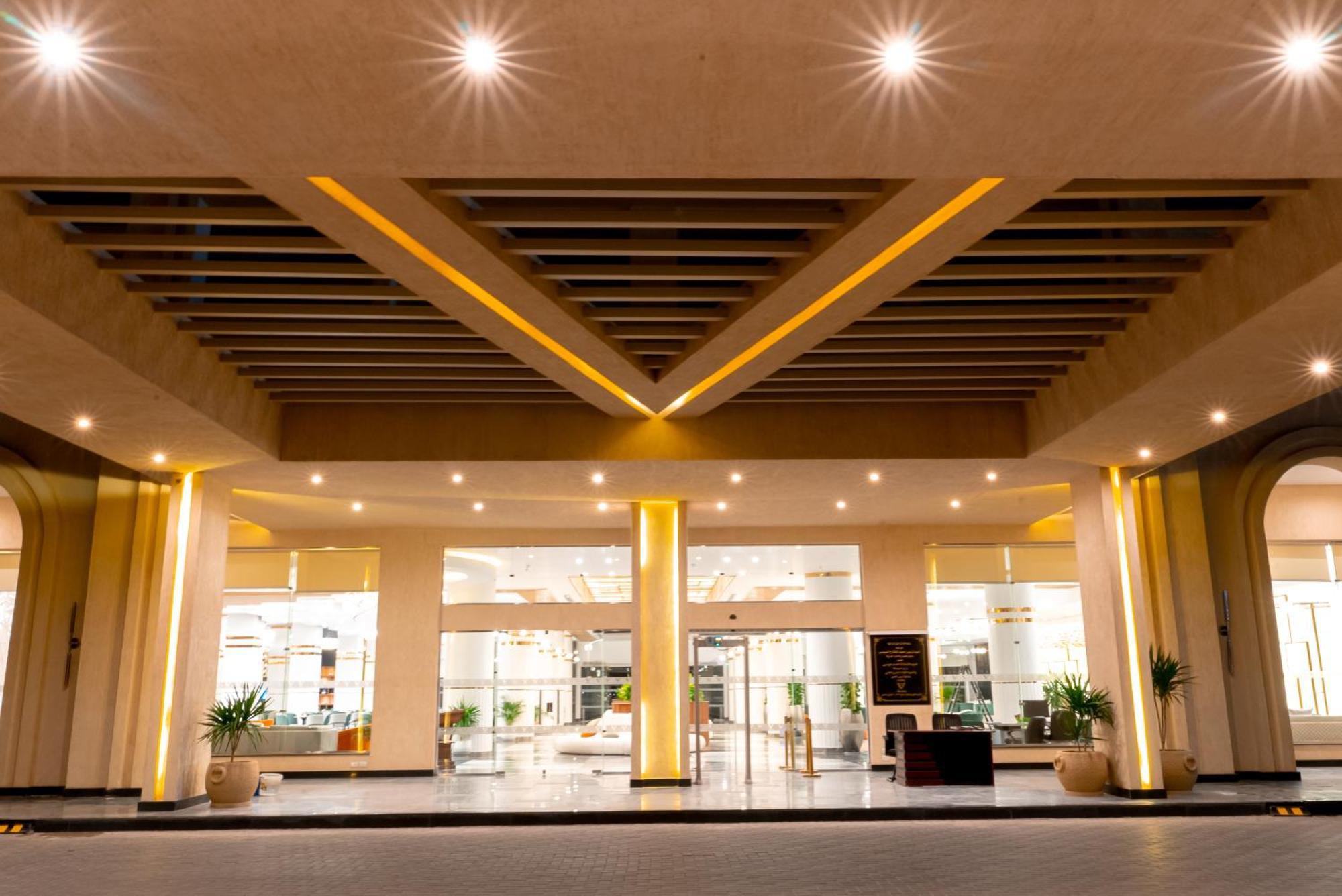The V Luxury Resort Sahl Hasheesh 洪加達 外观 照片 The lobby of the hotel