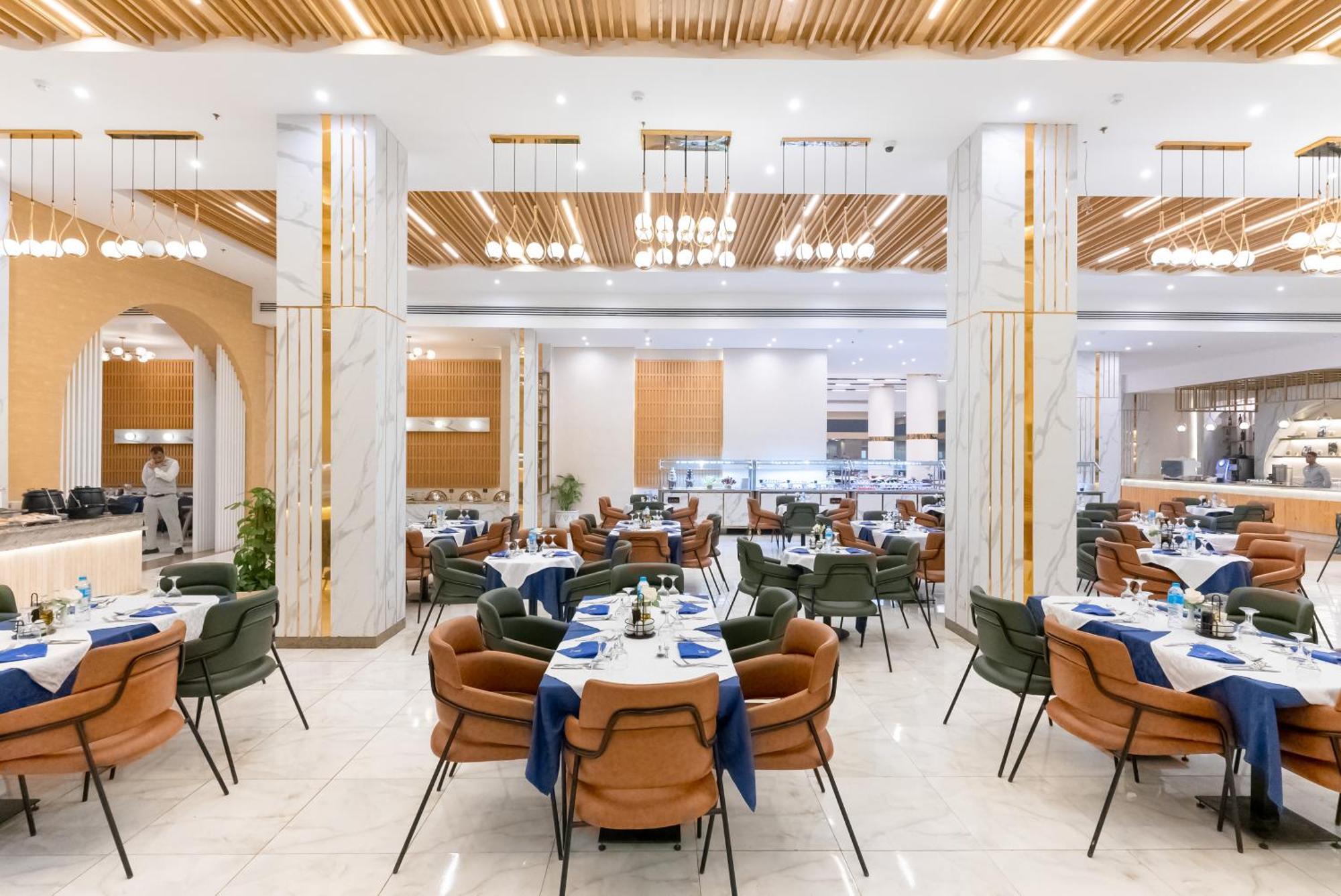 The V Luxury Resort Sahl Hasheesh 洪加達 外观 照片 The restaurant