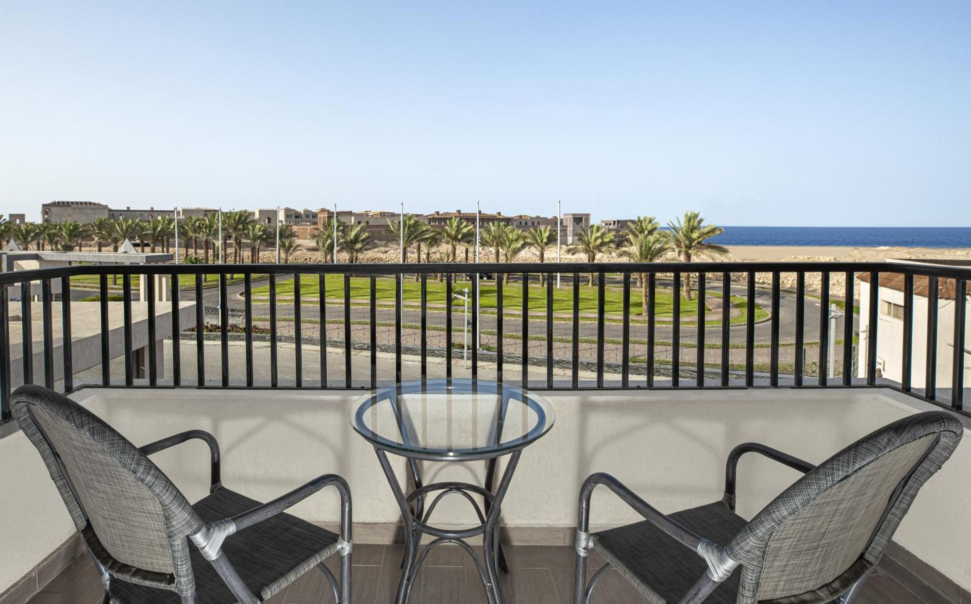 The V Luxury Resort Sahl Hasheesh 洪加達 外观 照片 Balcony
